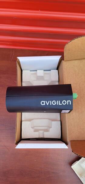 3.0c-h4a-b2 Avigilon Hd Camera With Self-learning Analytics