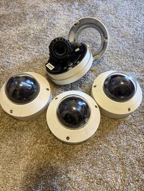 Snv-7084rn Samsung Lot Of 4 3mp 3-8.5mm Lens Network Dome Security Cameras