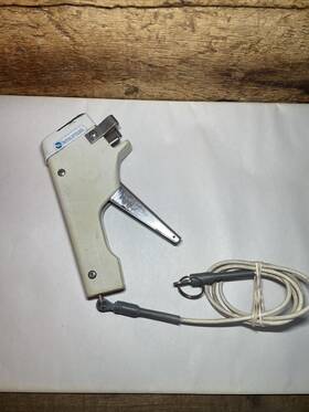 Z4412766 Sensormatic Handheld Gator Detacher Physical Damage But Works